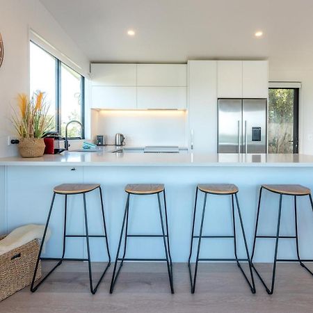 Luna Cottage. Stunning Ocean Views On Waiheke Oneroa المظهر الخارجي الصورة