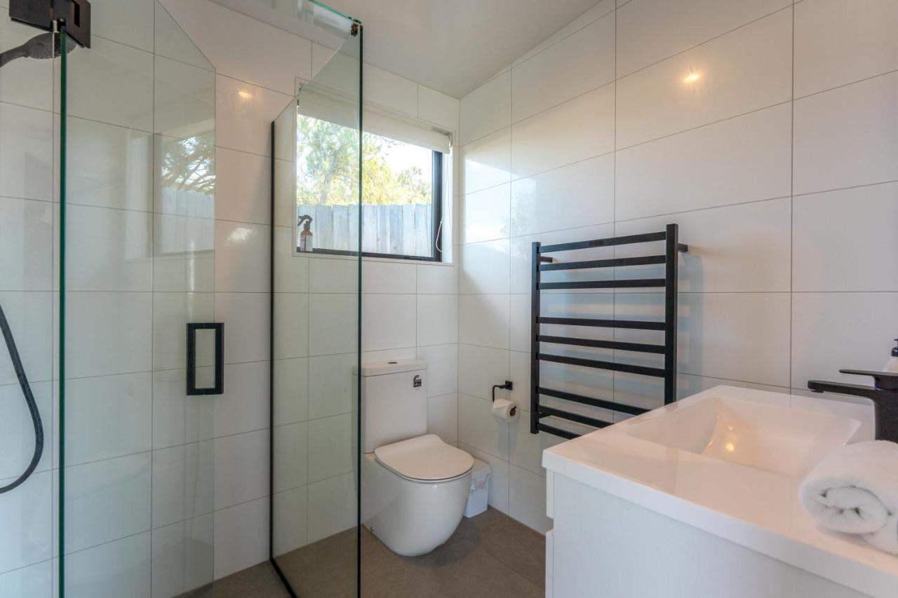 Luna Cottage. Stunning Ocean Views On Waiheke Oneroa المظهر الخارجي الصورة