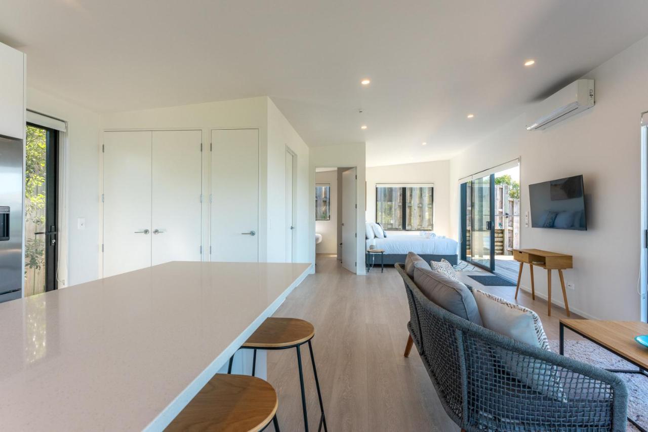 Luna Cottage. Stunning Ocean Views On Waiheke Oneroa المظهر الخارجي الصورة